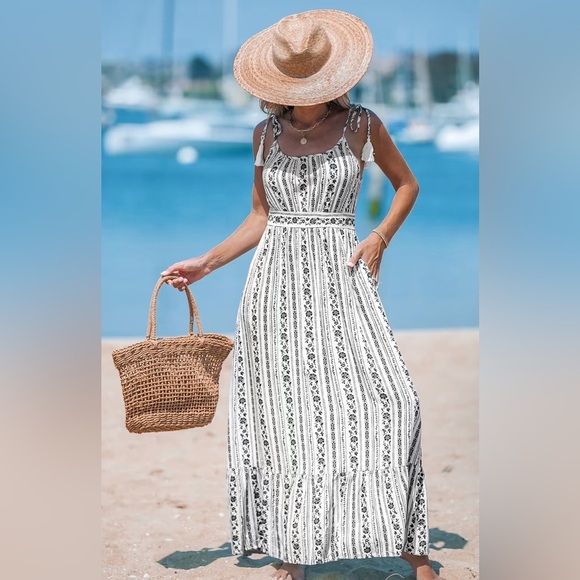 Cupshe Knotted Strap Floral Maxi Dress - Picture 3 of 8